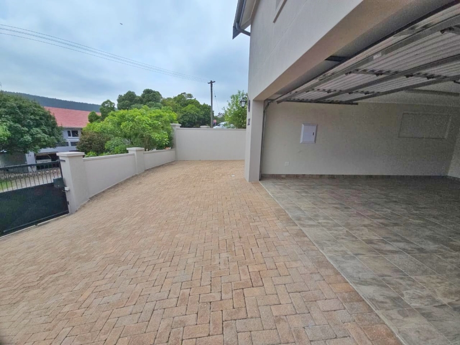 4 Bedroom Property for Sale in Sedgefield Central Western Cape